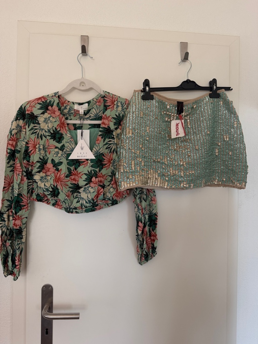 Lost + Wander Floral Crop Blouse in Mint Green&Coral & RAGA sequined mini skirt